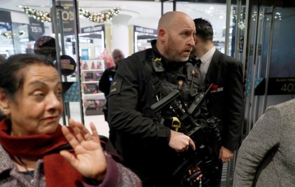 Die Londoner Einkaufsmeile Oxford Street ist am Black Friday evakuiert worden