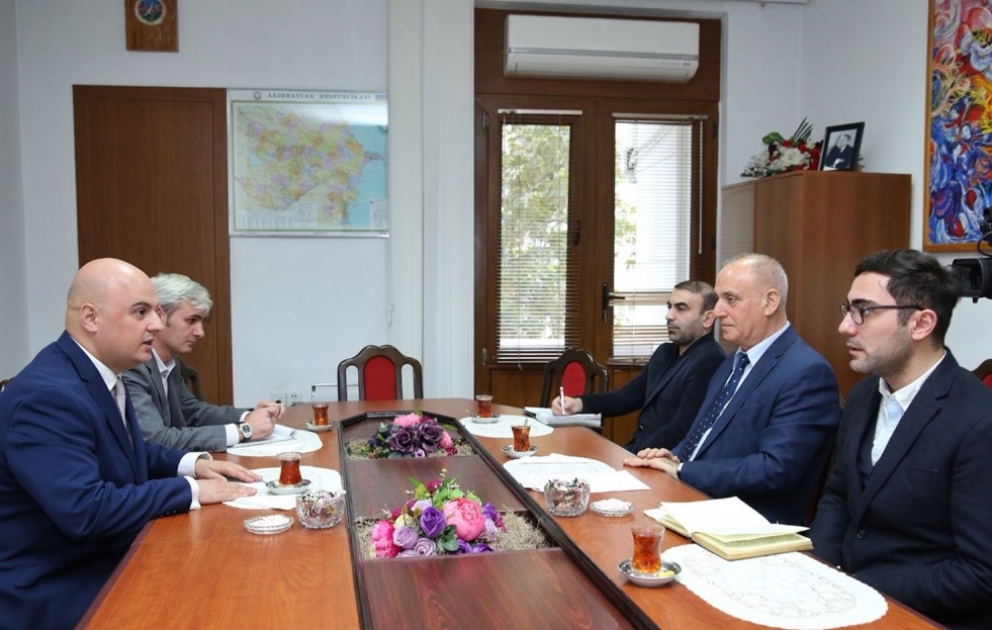 US-Journalist und Politologe Peter Tase besucht AZERTAC