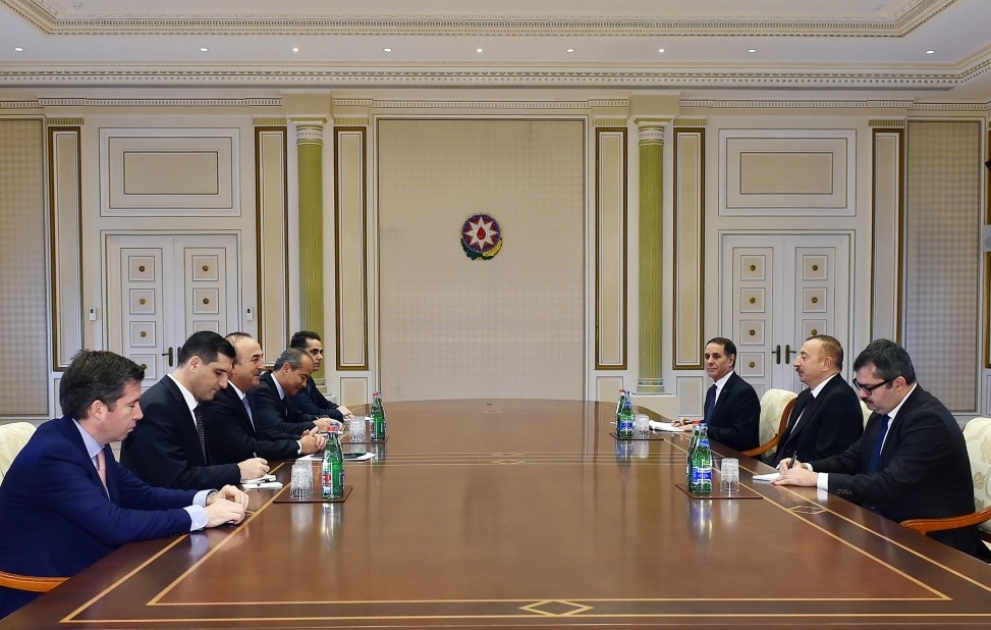 Staatspräsident Ilham Aliyev empfängt türkische Delegation