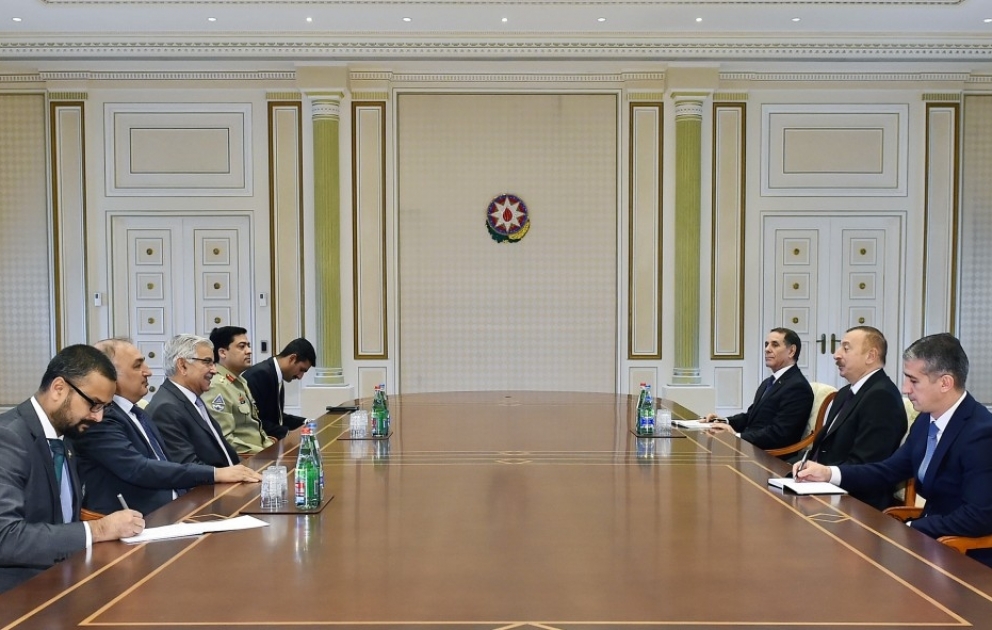 President Ilham Aliyev received delegation led by Pakistani foreign minister