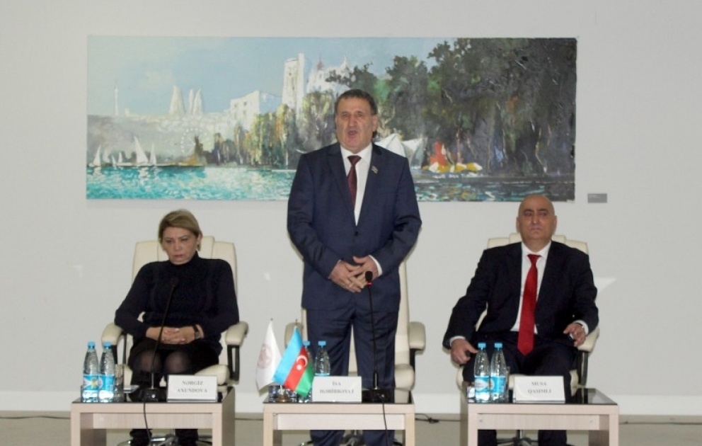 Bakıda Qafqazın tarixi, müasir dövrü və inkişaf perspektivləri ilə bağlı müzakirələr aparılır