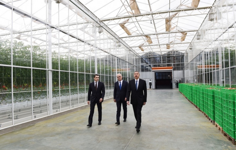 Staatspräsident Ilham Aliyev besucht "BAKU AGROPARK"