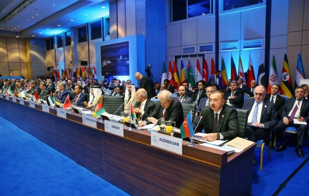 İstanbulda İslam Əməkdaşlıq Təşkilatının Qüds məsələsi ilə bağlı fövqəladə Zirvə toplantısı keçirilib   
 Azərbaycan Prezidenti İlham Əliyev Zirvə toplantısında iştirak edib