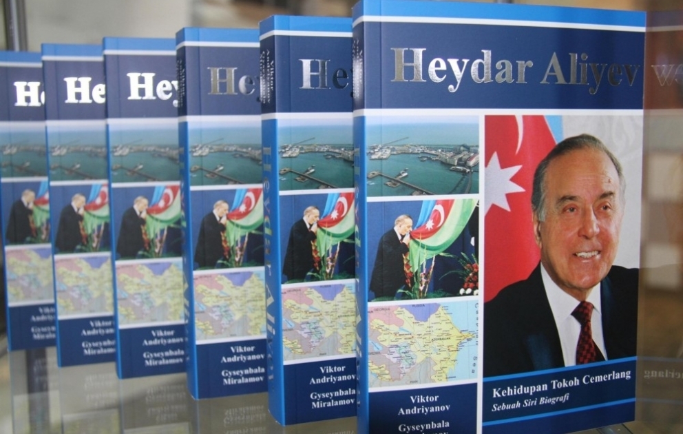 Malayziyada “Heydər Əliyev” kitabının malay dilində nəşrinin təqdimatı olub