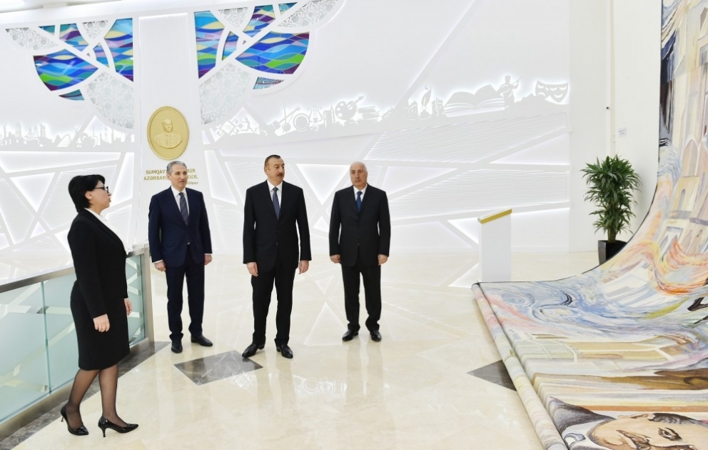 Prezident İlham Əliyev Sumqayıtda “Kimyaçı” Mədəniyyət Sarayında əsaslı təmirdən sonra yaradılan şəraitlə tanış olub