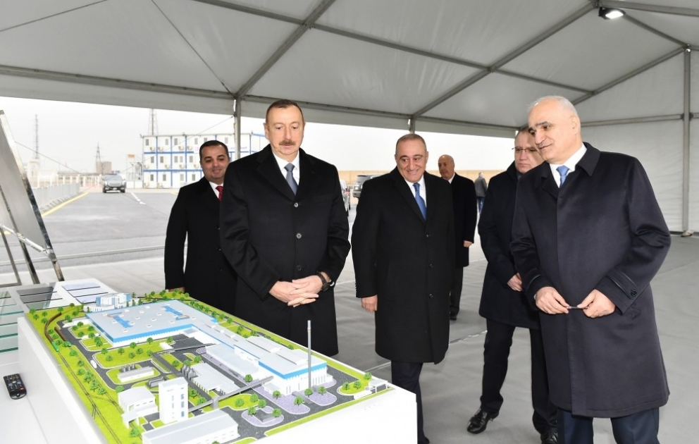 Le président Ilham Aliyev a visité le Parc industriel chimique de Soumgaït