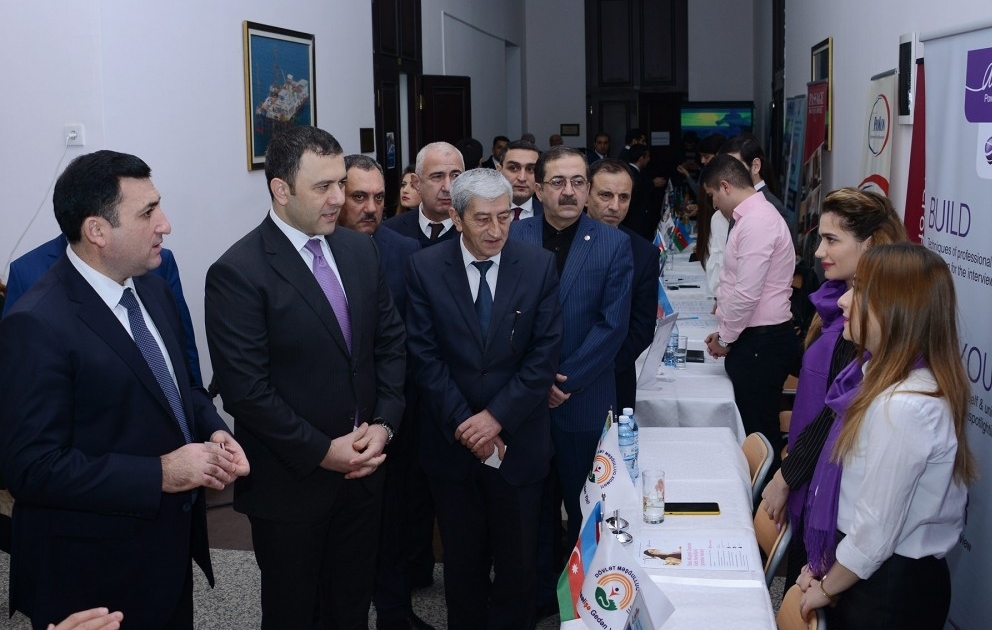 Azərbaycan Dövlət Neft və Sənaye Universitetində üçüncü məzun-karyera sərgisi açılıb