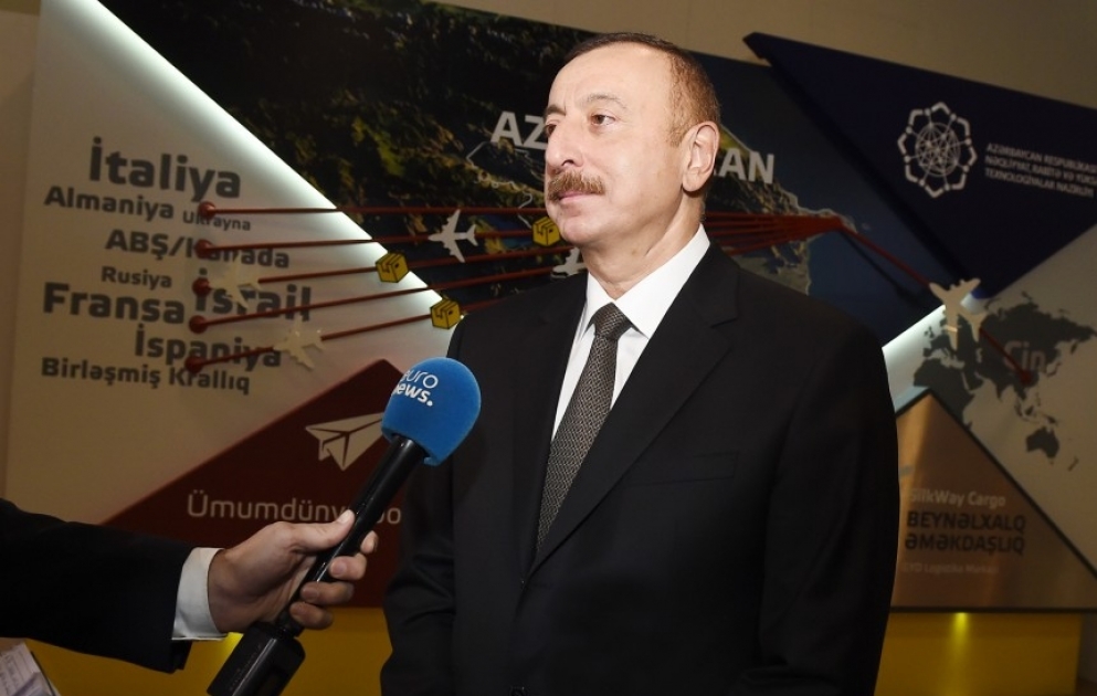 “Euronews” telekanalı “Bakutel-2017” sərgisindən reportaj yayımlayıb  
Azərbaycan Prezidenti İlham Əliyev telekanalın müxbirinin sualını cavablandırıb