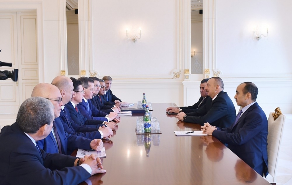 Le président Ilham Aliyev a reçu une délégation conduite par le gouverneur de la province d’Astrakhan
