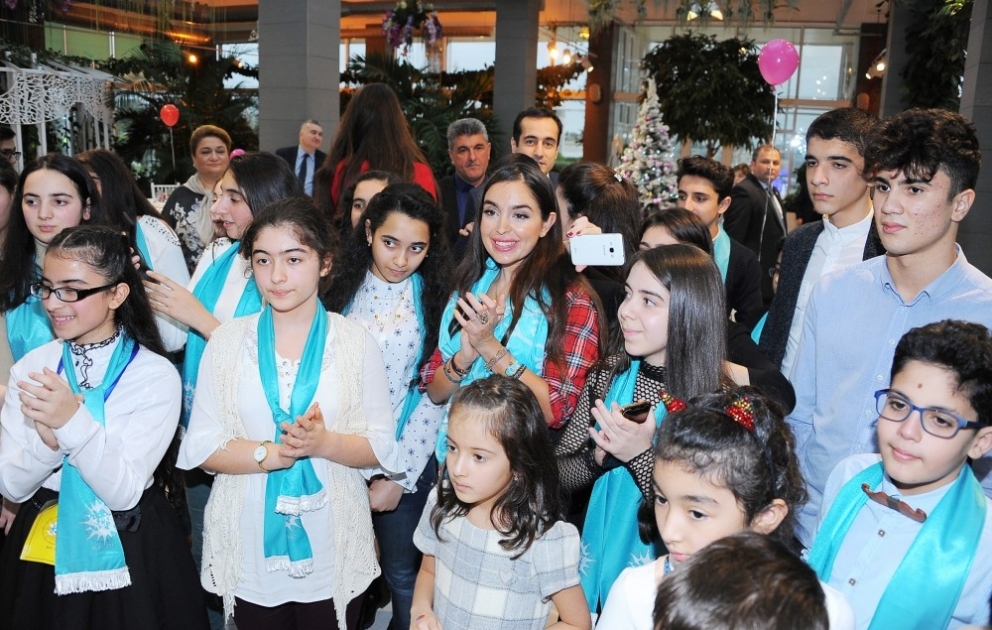 Leyla Aliyeva nimmt an Feierlichkeit für behinderte Kinder teil