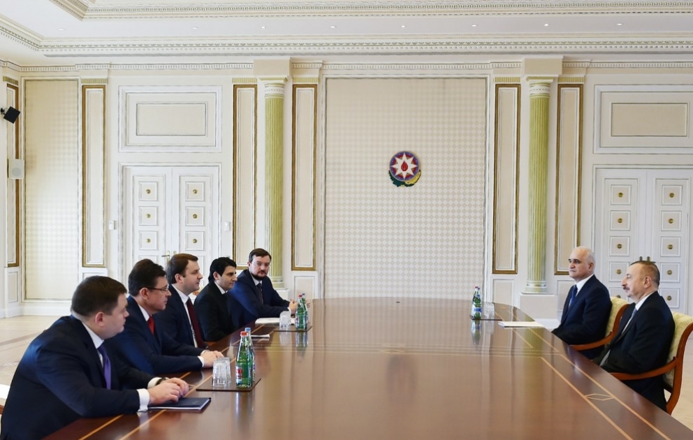 Aserbaidschans Präsident Ilham Aliyev empfängt russische Delegation