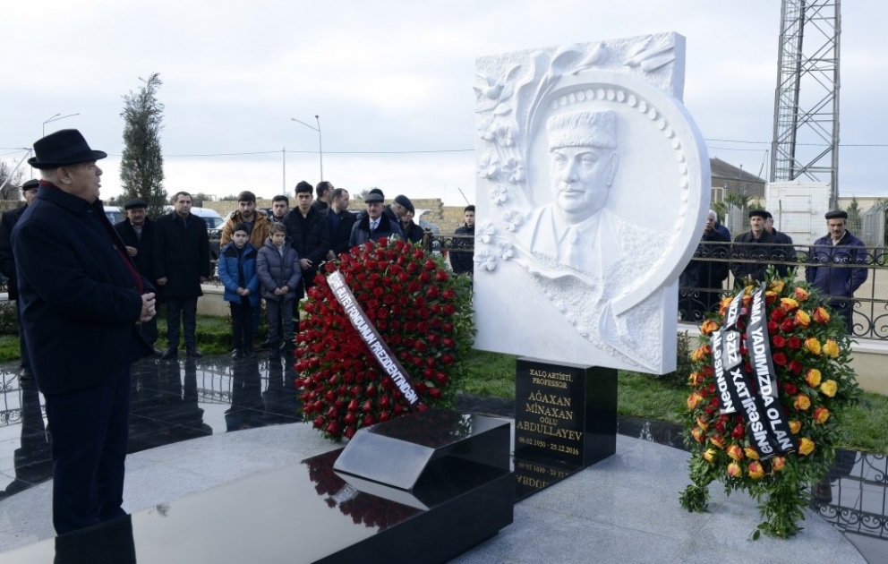 Xalq Artisti Ağaxan Abdullayevin xatirəsi yad edilib
