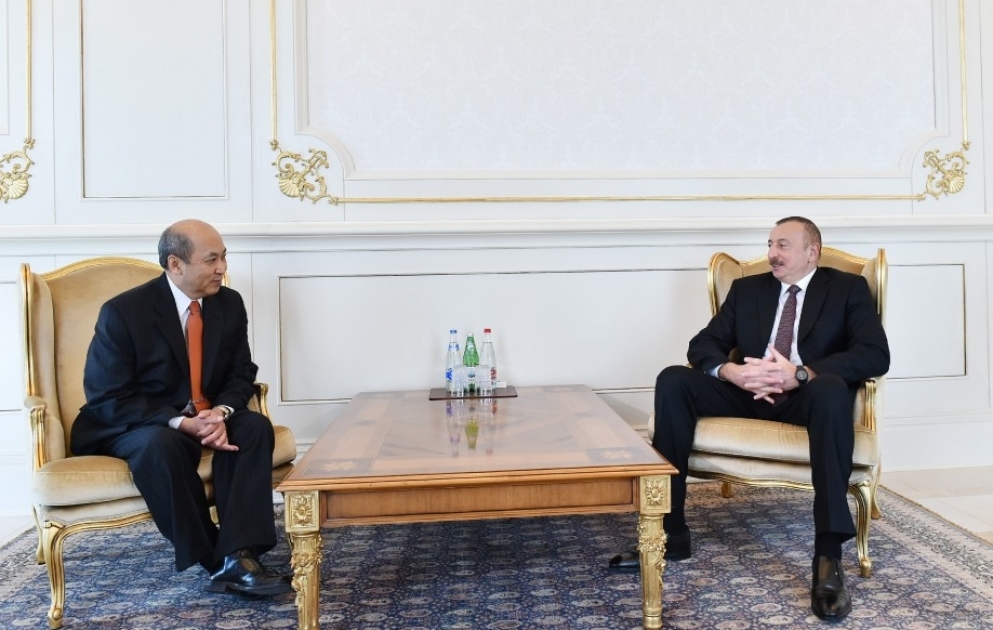 Prezident İlham Əliyev Monqolustanın Azərbaycanda yeni təyin olunmuş səfirinin etimadnaməsini qəbul edib