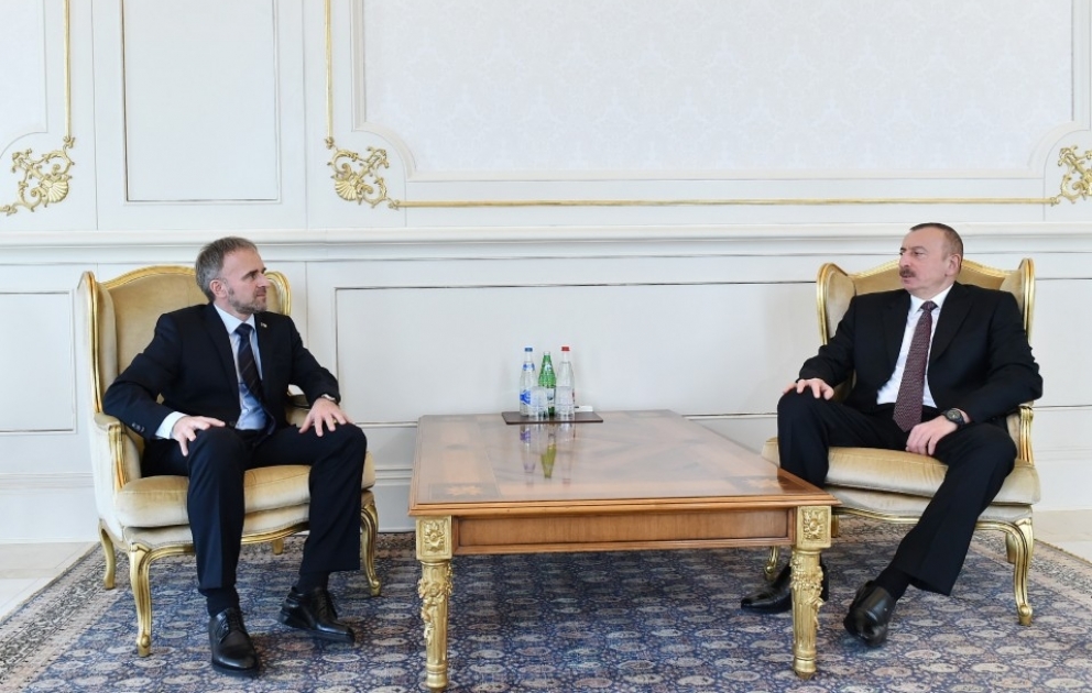 Prezident İlham Əliyev Bosniya və Herseqovinanın Azərbaycanda yeni təyin olunmuş səfirinin etimadnaməsini qəbul edib