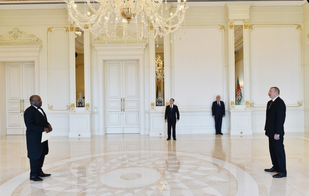 Staatspräsident Ilham Aliyev empfängt neuen Botschafter von Äquatorialguinea