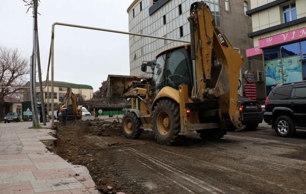 Binəqədidə daha bir küçə əsaslı şəkildə təmir olunur