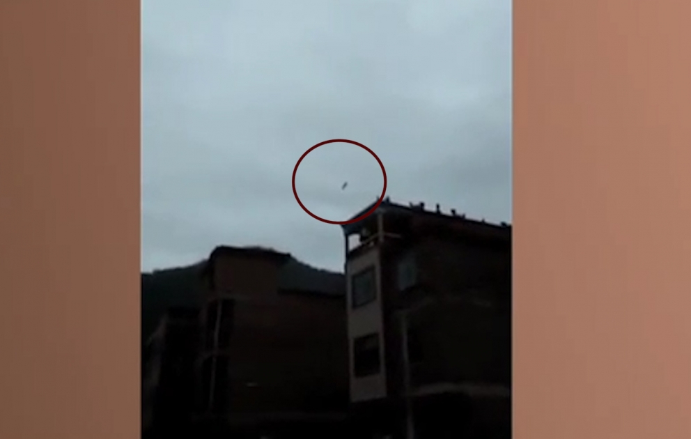 Çində göydən naməlum obyekt düşərək partlayıb