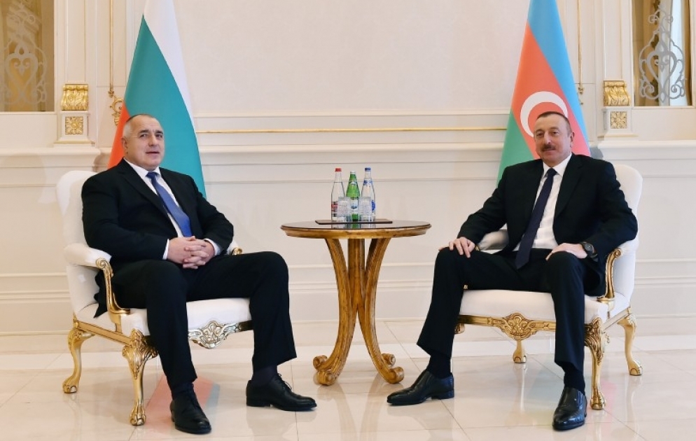 Staatspräsident Ilham Aliyev trifft sich mit Bulgariens Ministerpräsident zu Vieraugengespräch