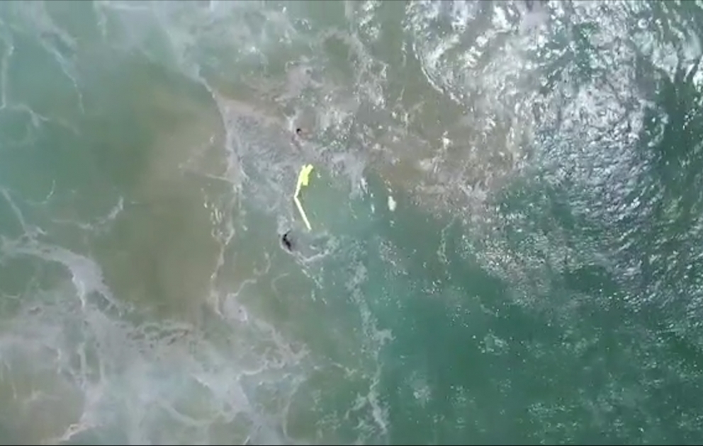 Dünyada ilk dəfə dron suda batanları xilas etdi – Avstraliyada