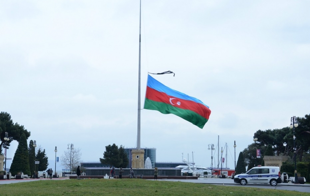 В Азербайджане минутой молчания почтили память жертв трагедии 20 Января