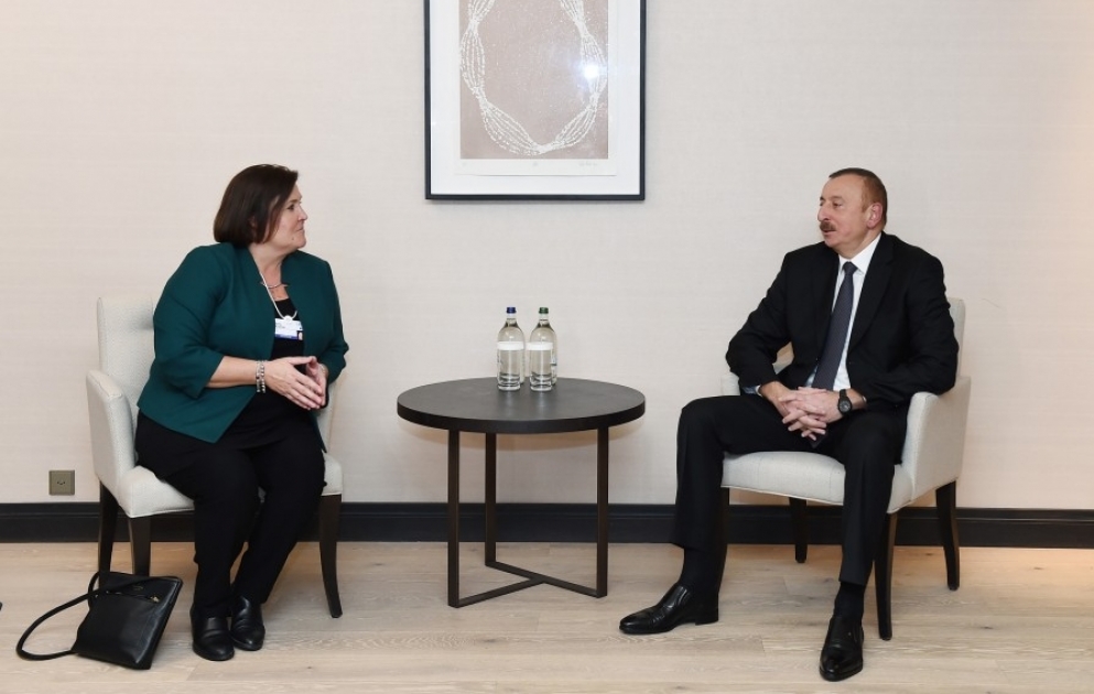 Le président Ilham Aliyev rencontre la vice-présidente exécutive de CISCO