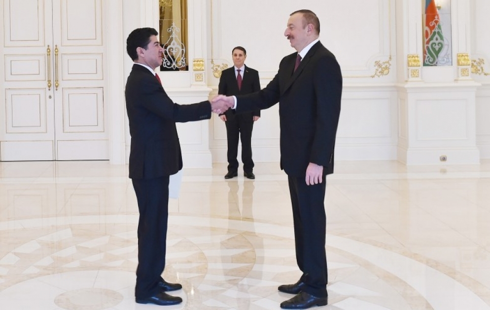 Staatspräsident Ilham Aliyev empfängt neuen Botschafter von Ecuador