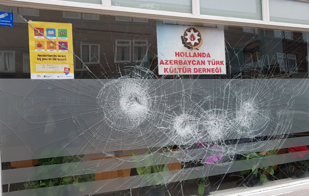 В городе Гааге совершено нападение на азербайджано-турецкое общество культуры