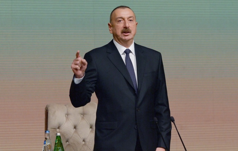 Le président de la République Ilham Aliyev a participé à la conférence consacrée au bilan de la 4ème année de l’exécution du Programme d’Etat sur le développement socio-économique des régions en 2014-2018