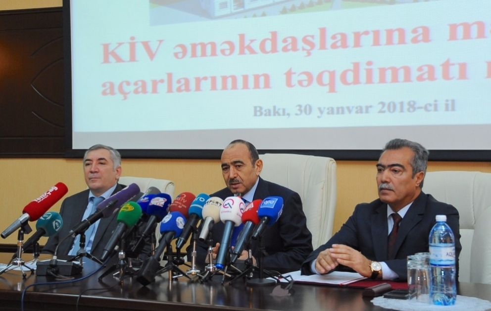 Jurnalistlər üçün inşa edilmiş ikinci binadakı mənzillərin açarları və sənədləri sahiblərinə təqdim edilib