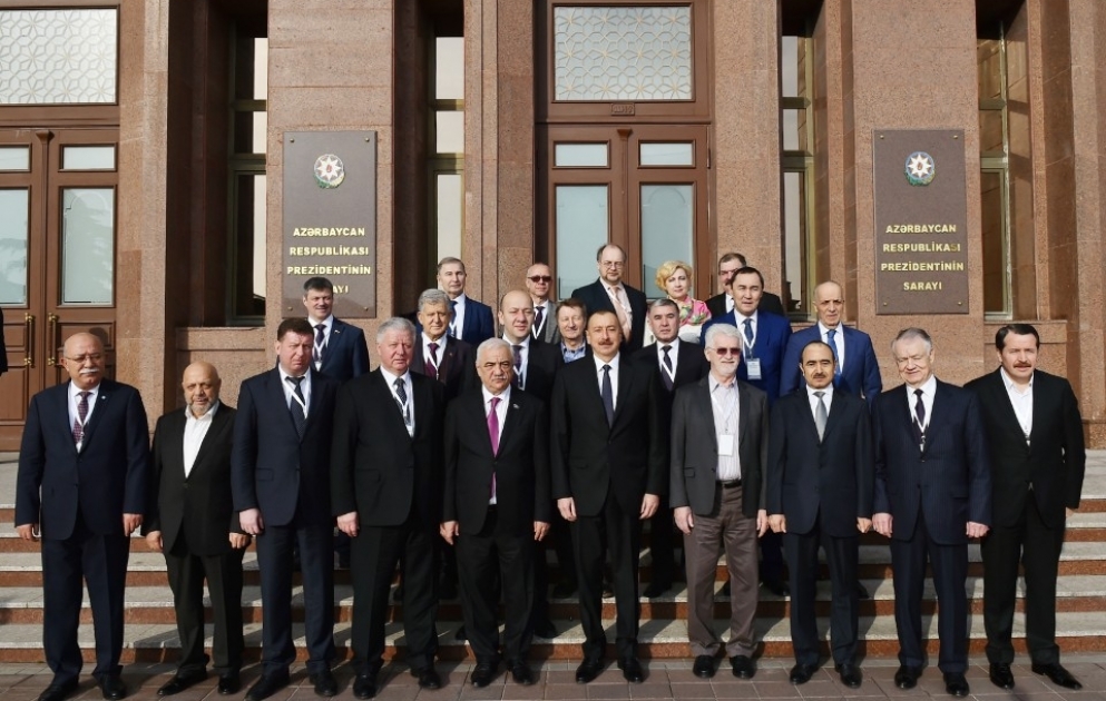 Le président Ilham Aliyev a reçu la délégation de la CSI et des unions syndicales des pays étrangers