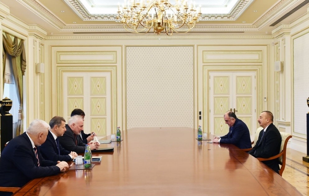 Le président de la République reçoit les co-présidents du Groupe de Minsk