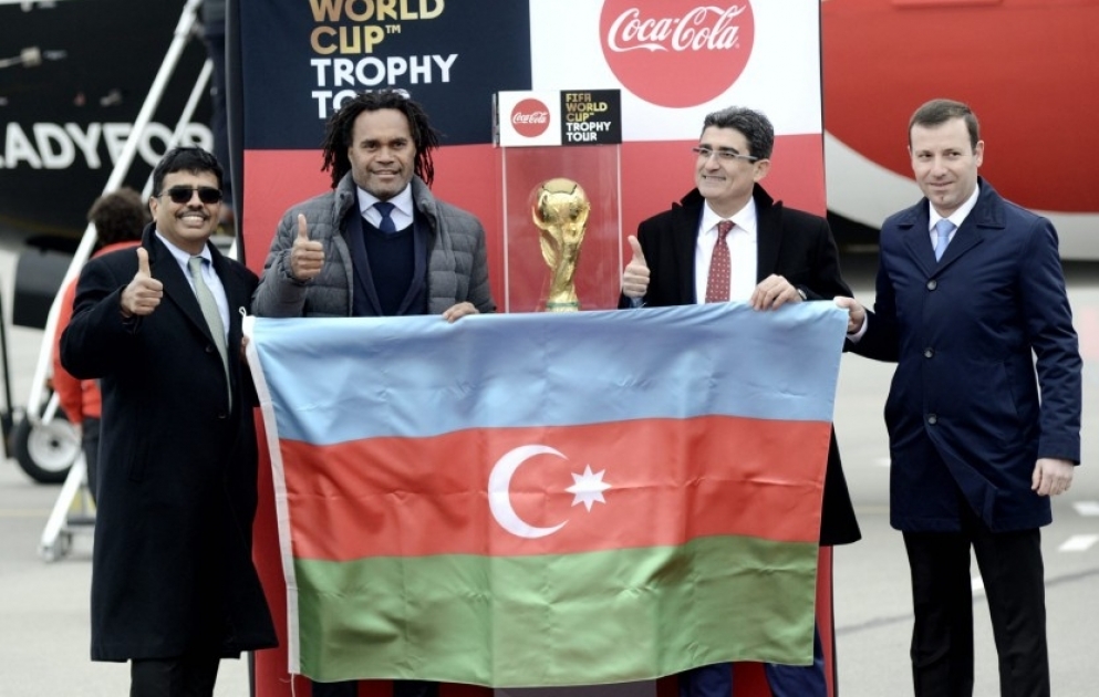 Futbol üzrə dünya çempionatının kuboku Bakıya gətirilib