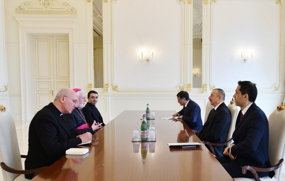 Президент Ильхам Алиев принял делегацию Святого Престола