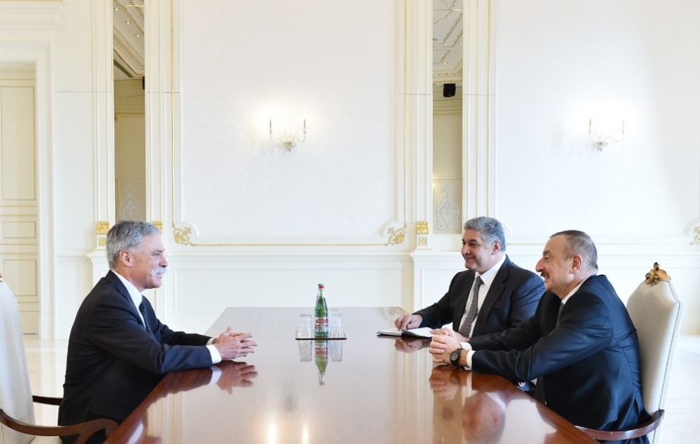 Prezident İlham Əliyev Formula-1 Qrupunun baş icraçı direktorunu qəbul edib