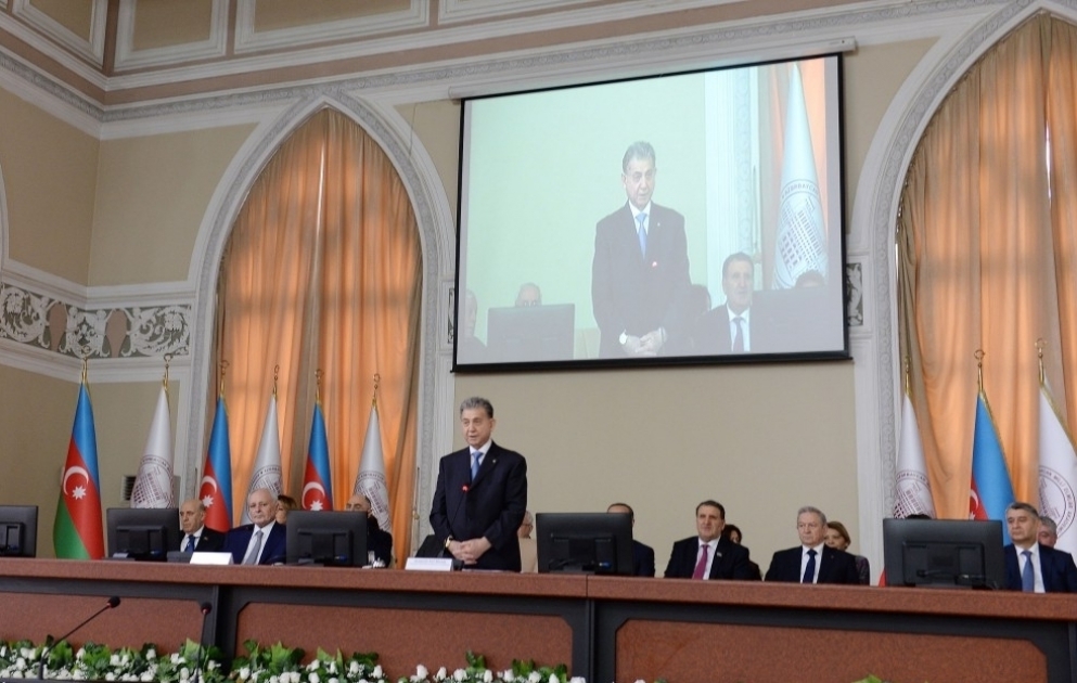 "İnsan sağlamlığı Azərbaycan cəmiyyətinin inkişafının əsasıdır" mövzusunda elmi sessiya keçirilib