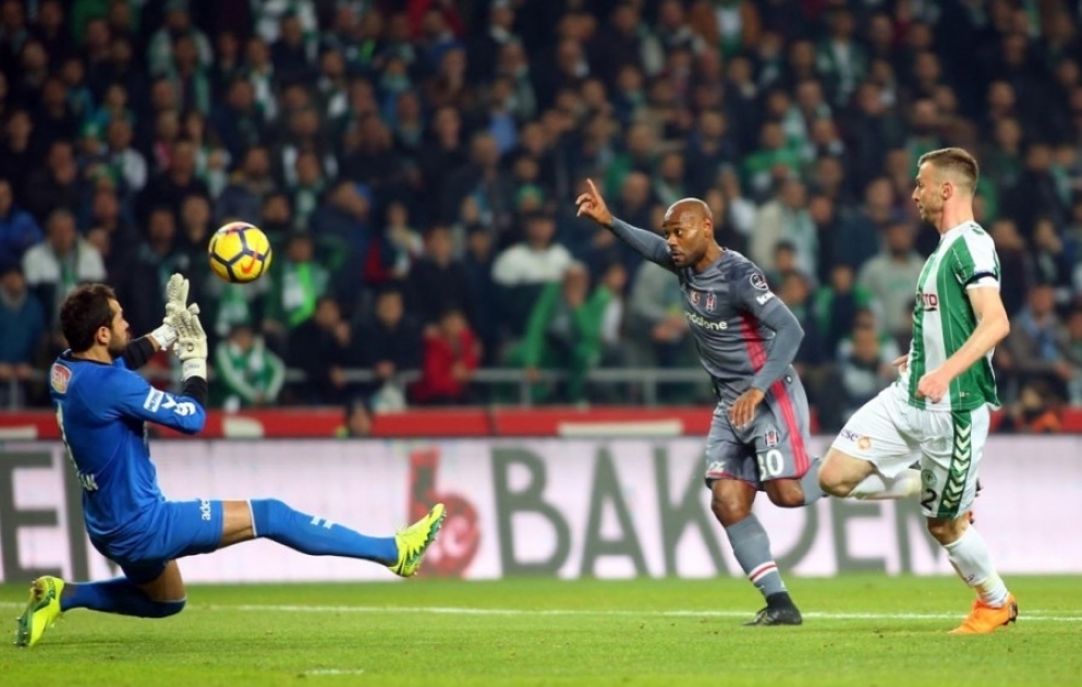 Çempionluq uğrunda mübarizə aparan "Beşiktaş" rəqib meydanında xal itirib