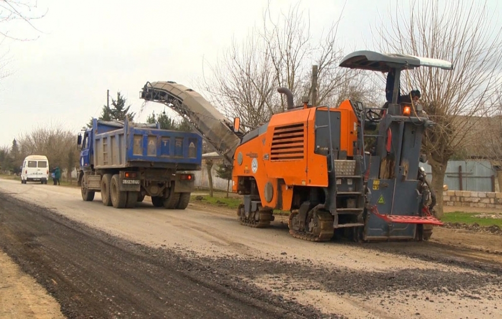 Biləsuvarın Zəhmətabad-Bəydili-Xırmandalı-Əliabad avtomobil yolu yenidən qurulur