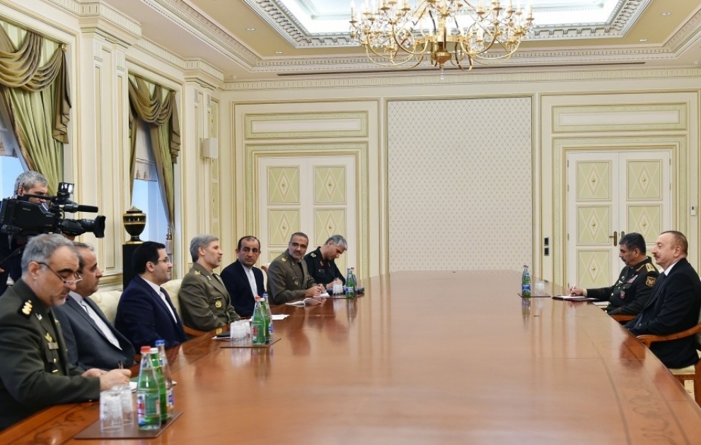 Le président Ilham Aliyev reçoit une délégation menée par le ministre iranien de la Défense