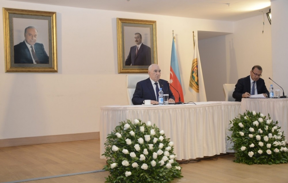 Фаттах Гейдаров вновь избран председателем Совета аксакалов Азербайджана