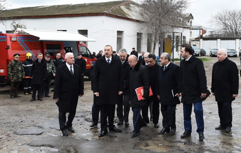 Prezident İlham Əliyev yanğın baş verən Respublika Narkoloji Mərkəzinə gələrək vəziyyətlə tanış olub