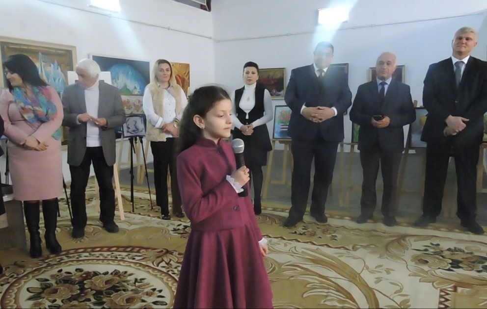 Balaca rəssamın fərdi sərgisi təşkil olunub