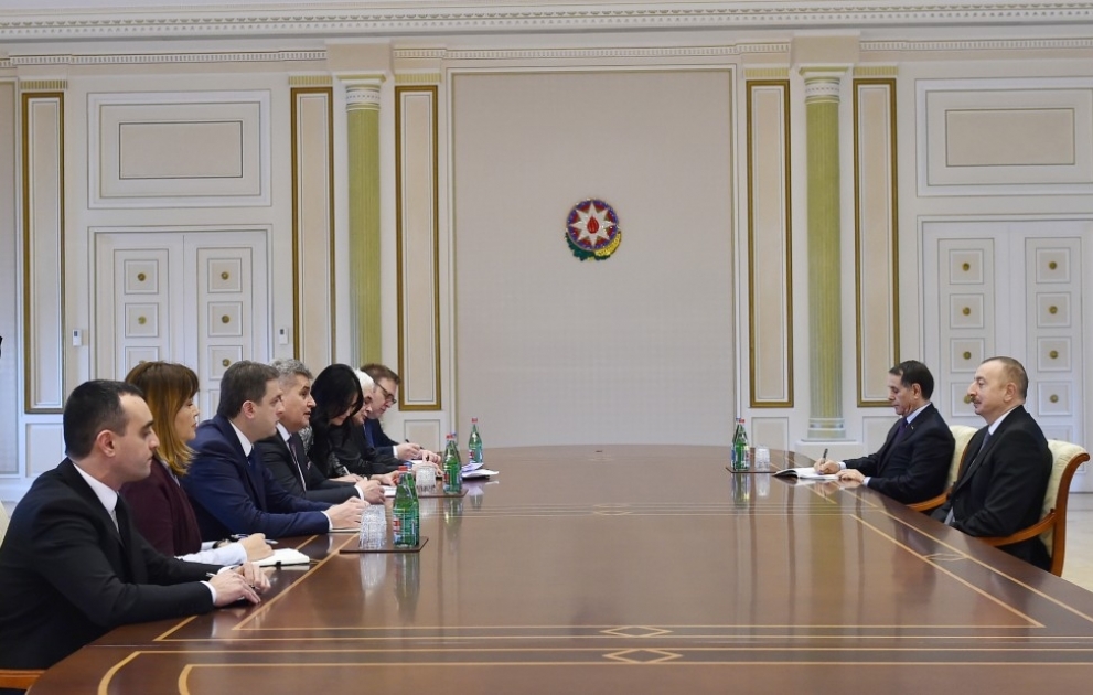 Staatspräsident Ilham Aliyev empfängt montenegrinische Delegation