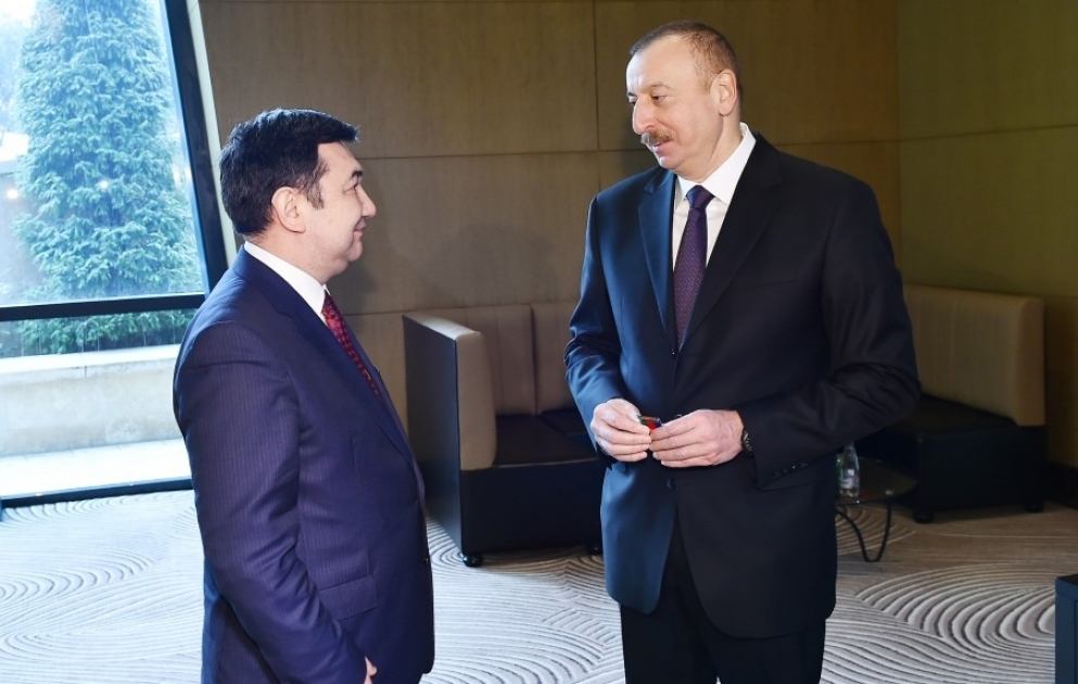Präsident der Internationalen Türkischen Akademie Darhan Kydyrali mit Orden “Dostlug“ ausgezeichnet