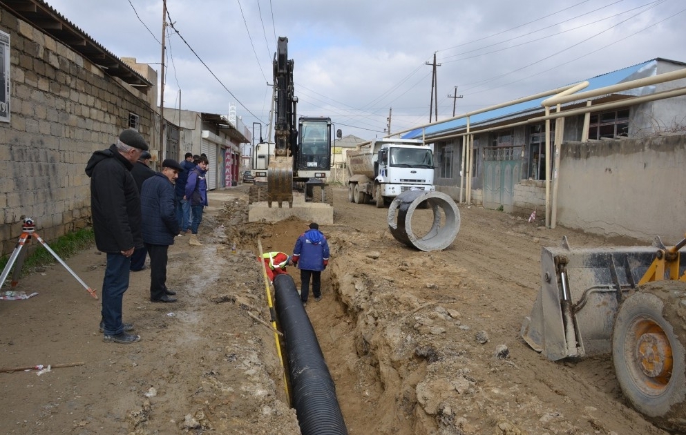 Binəqədidə daha bir küçədə yenidənqurma işləri aparılır