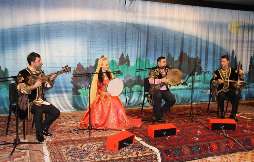 Pekində Novruz bayramı münasibətilə muğam gecəsi təşkil edilib