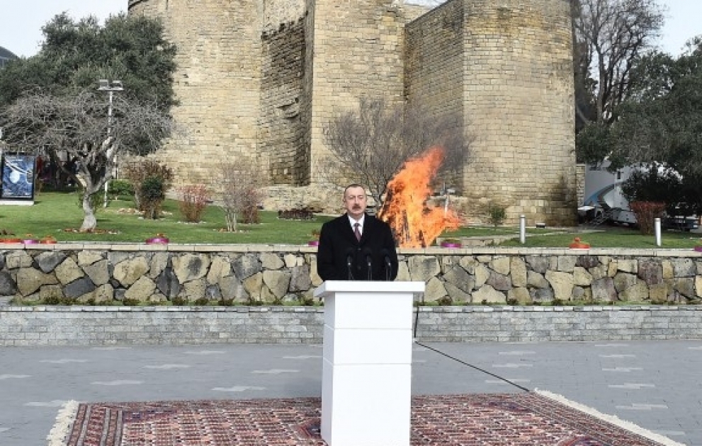 Volksfeierlichkeiten anlässlich des Novruz-Festes 
Aserbaidschans Präsident Ilham Aliyev nimmt an Volksfeierlichkeiten teil