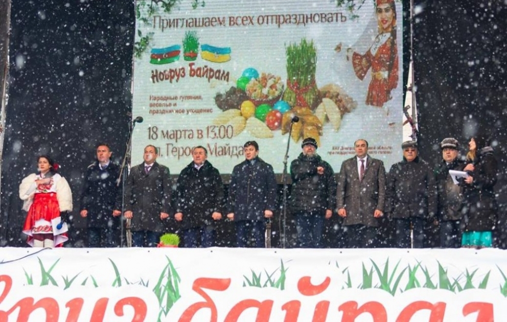 Ukraynanın Dnepr şəhərinin mərkəzi meydanında təntənəli Novruz festivalı keçirilib