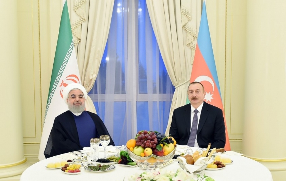 Ali qonağın şərəfinə