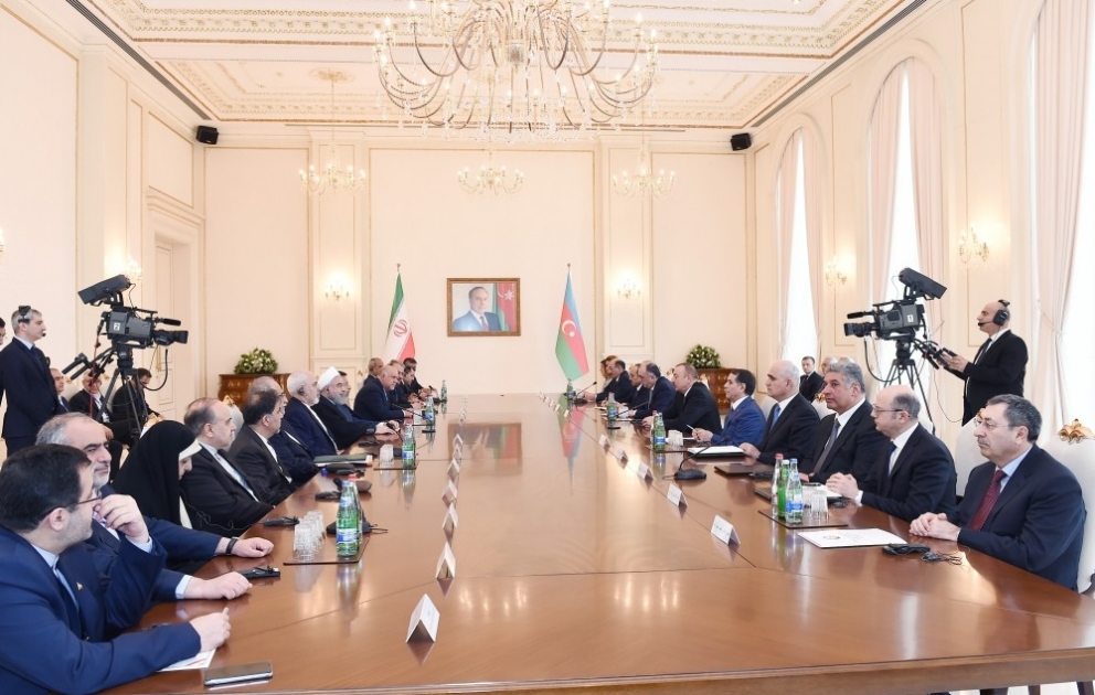 Azerbaijani, Iranian presidents held expanded meeting