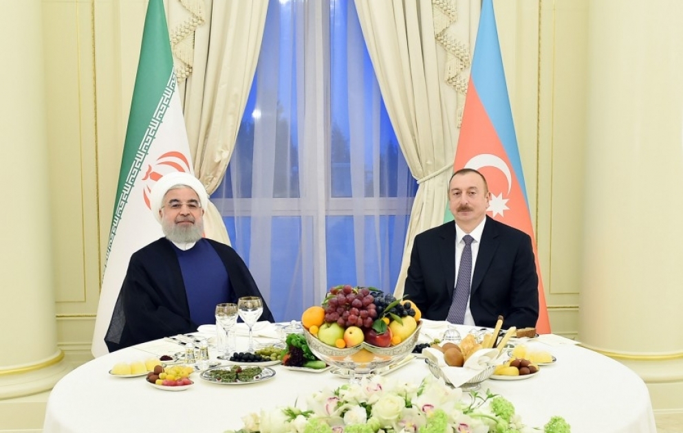 President Ilham Aliyev hosted official reception in honor of Iranian President Hassan Rouhani